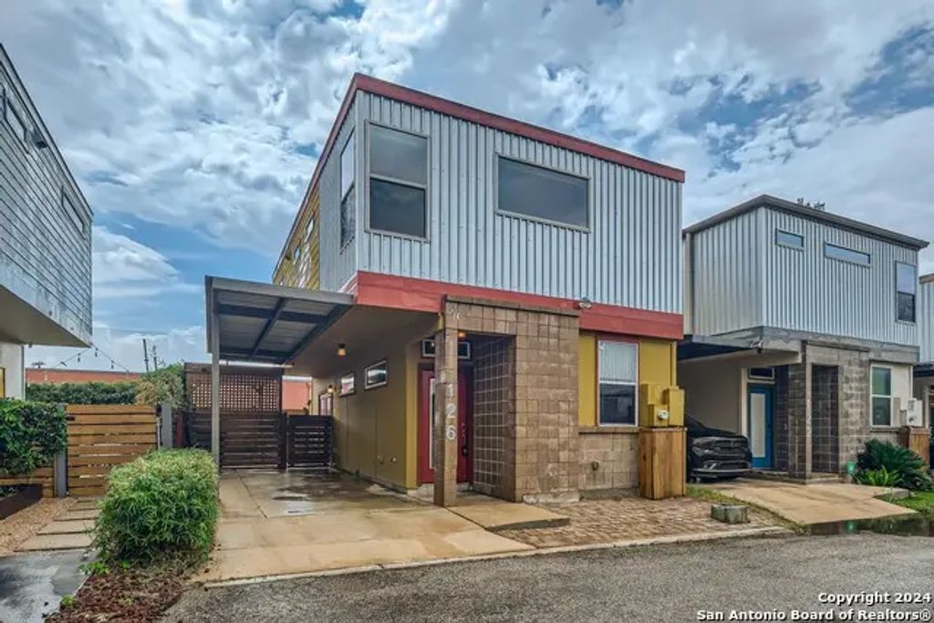 126 E Myrtle St, San Antonio