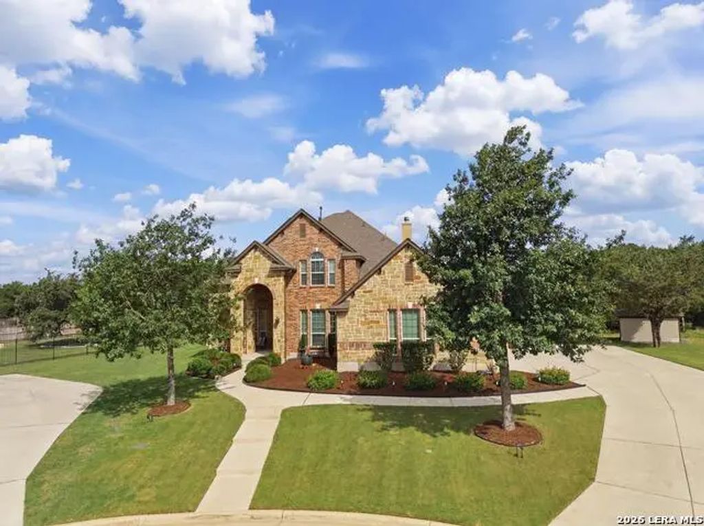 221 Allemania Dr, New Braunfels
