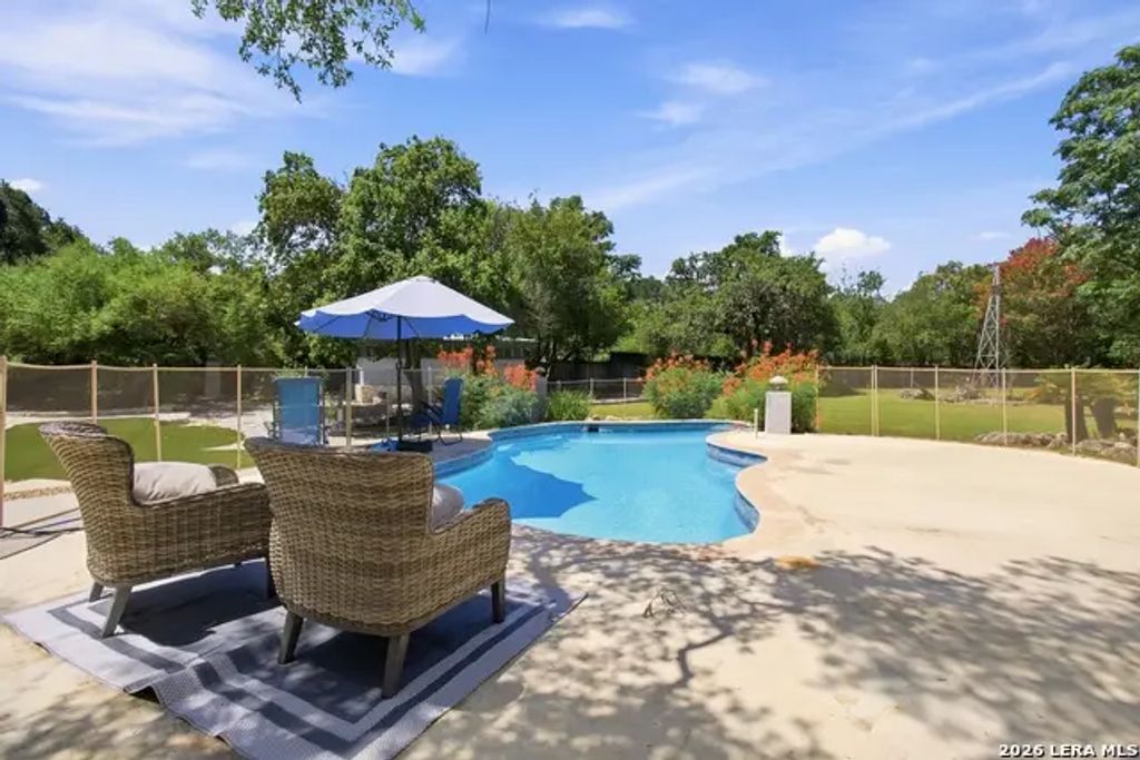 10011 Southwell Road, San Antonio