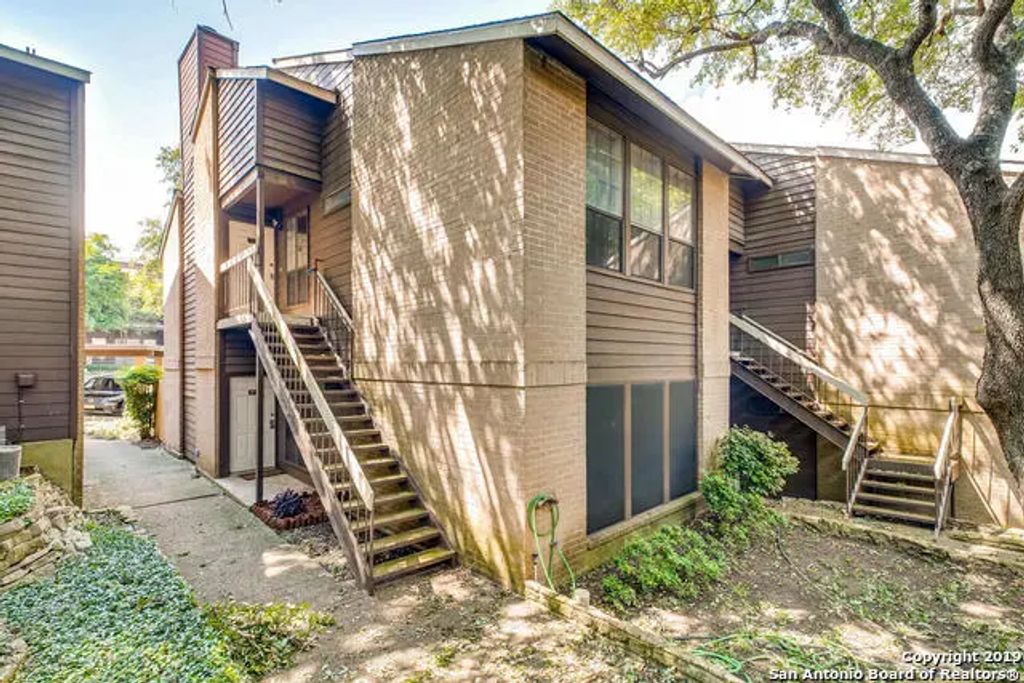 8633 Datapoint Dr 210, San Antonio