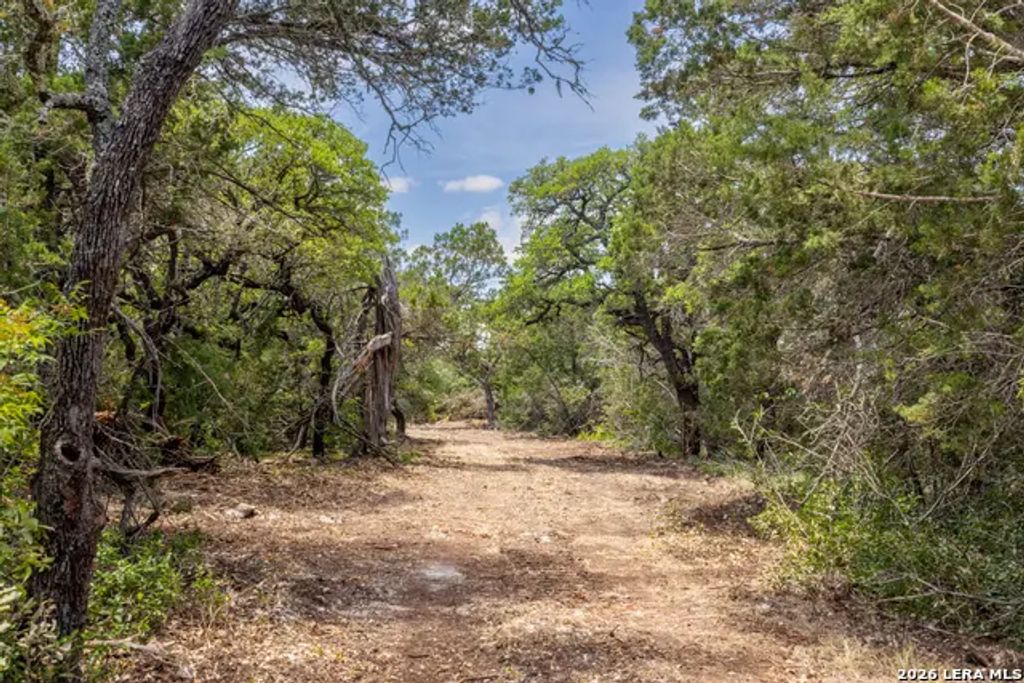 Cherry Creek Road, Hunt