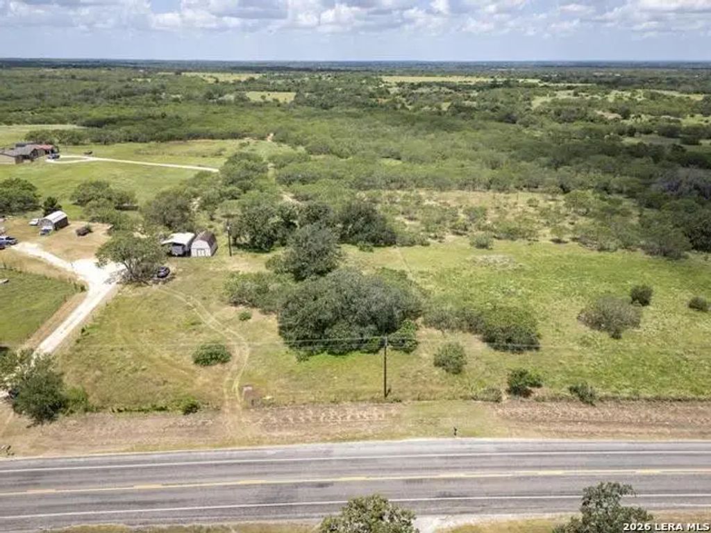 5616 Fm 1117, Seguin