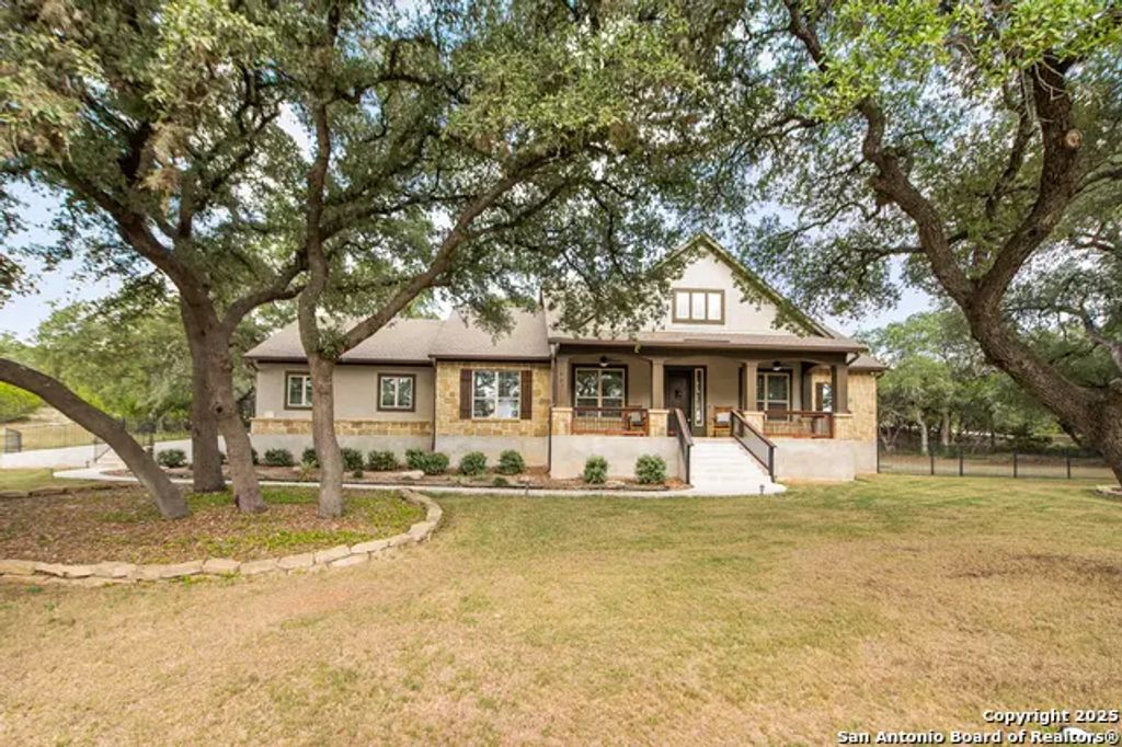 663 Private Road 1712, Mico