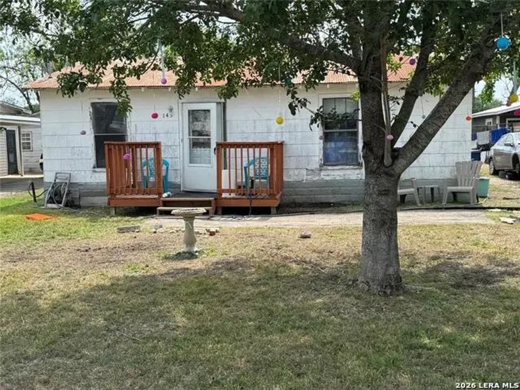 145 N Kowald Ln, New Braunfels