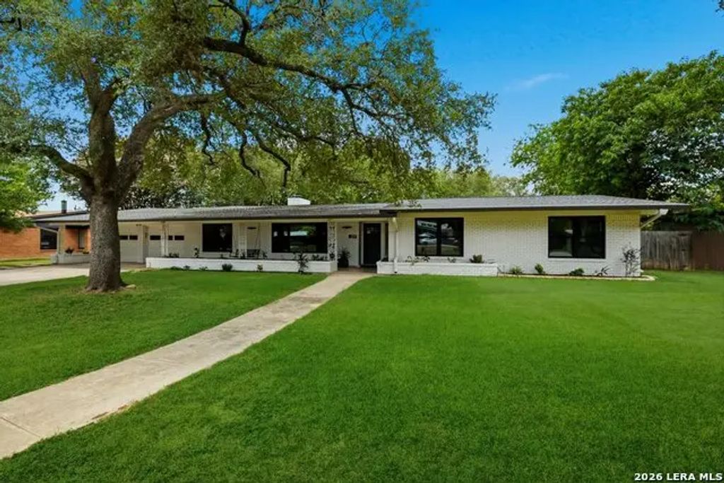 217 Gardenview, Castle Hills