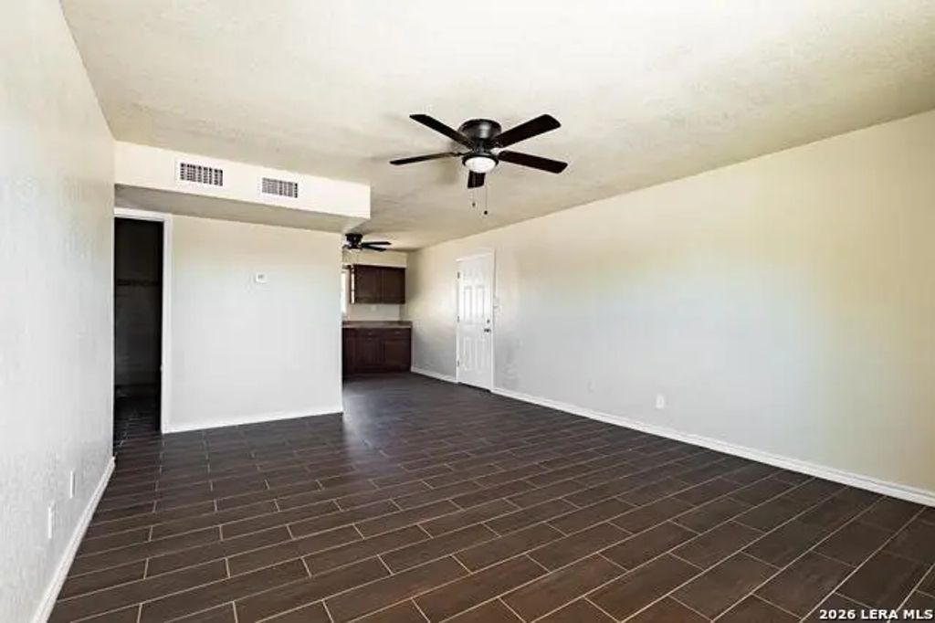 1385 Rivera Dr 1, Eagle Pass