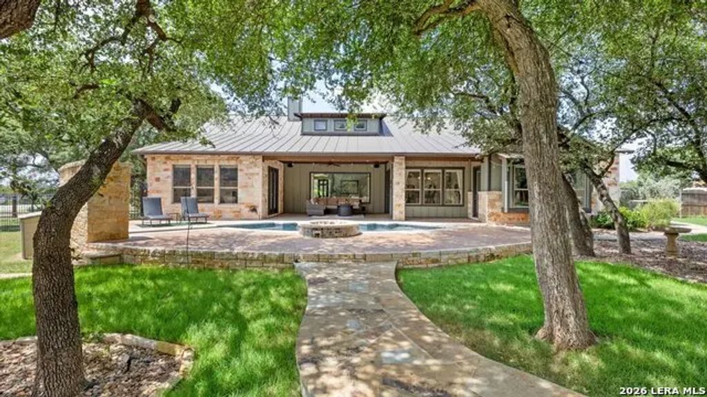 110 Western Oaks, New Braunfels