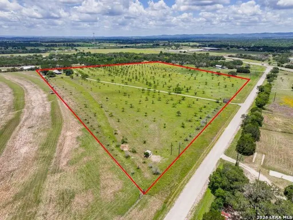 292 Old Loop 173, Bandera