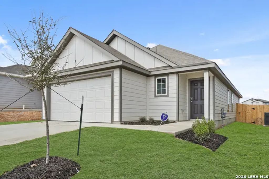 8547 Catnip Pass, Elmendorf