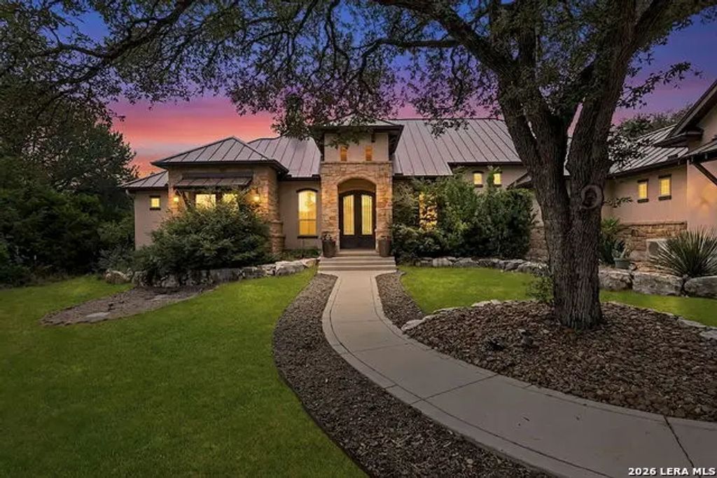 271 Copper Trce, New Braunfels