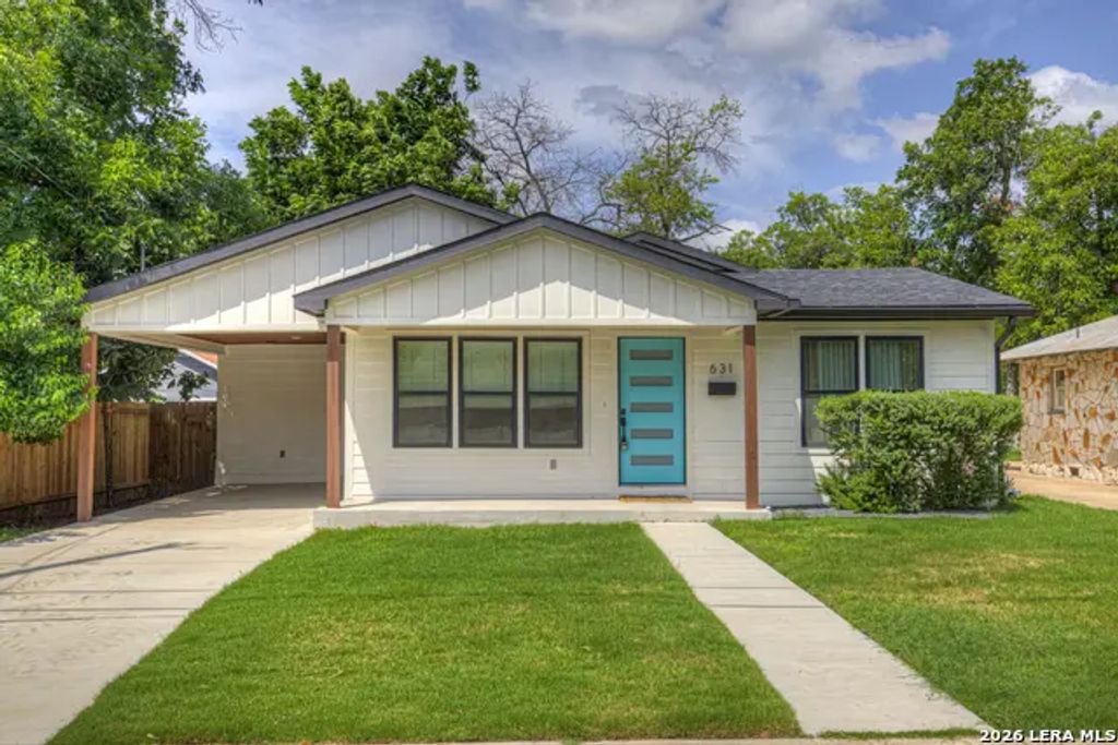 631 S Santa Clara Ave, New Braunfels