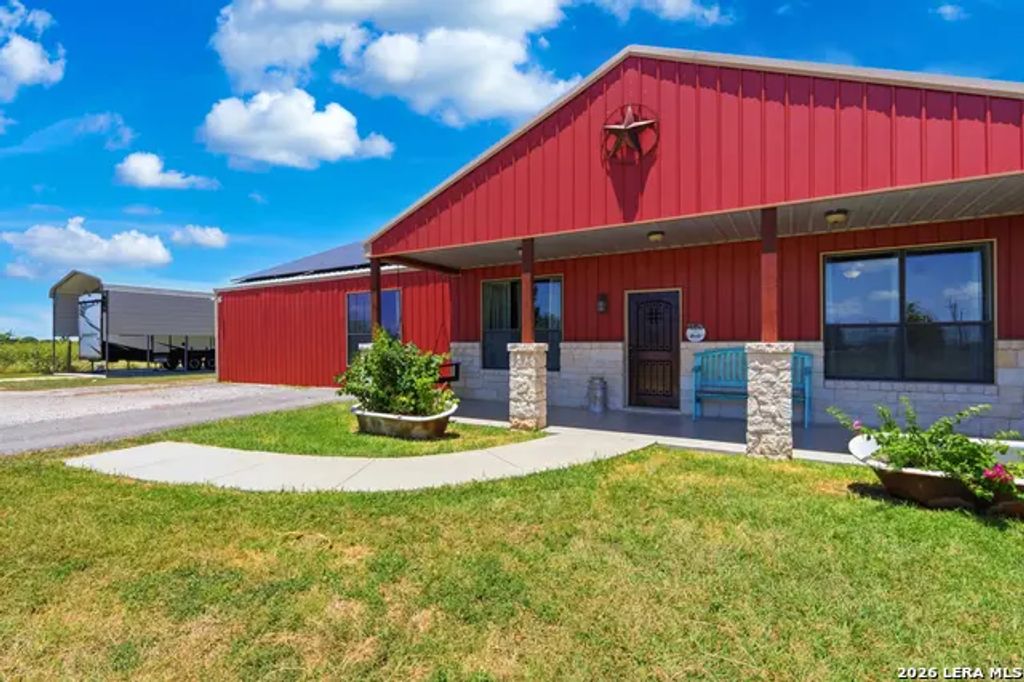 15157 Miller Rd, St Hedwig