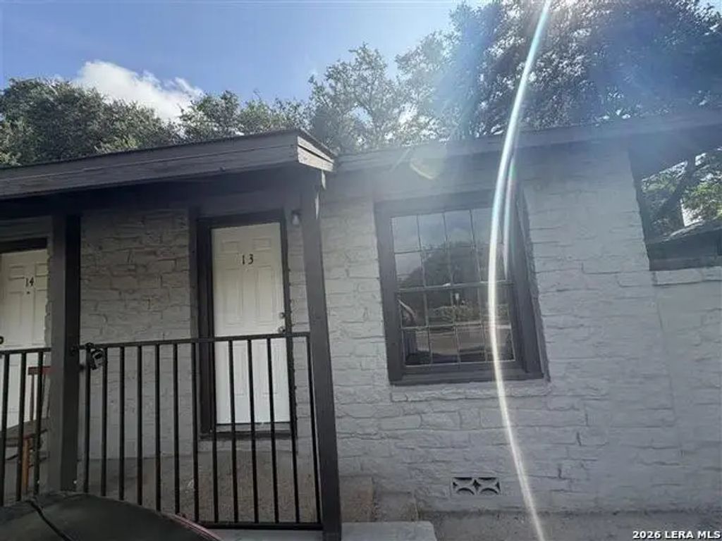 520 Gentleman Rd 13, San Antonio
