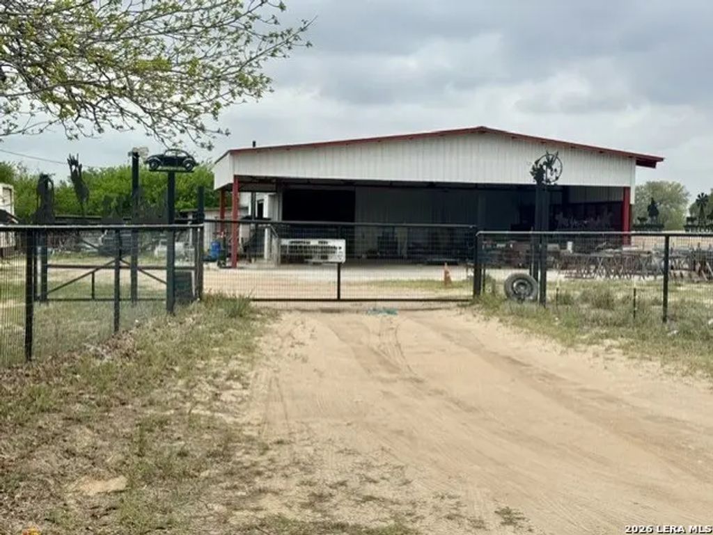 81 Stevens Rd, Von Ormy