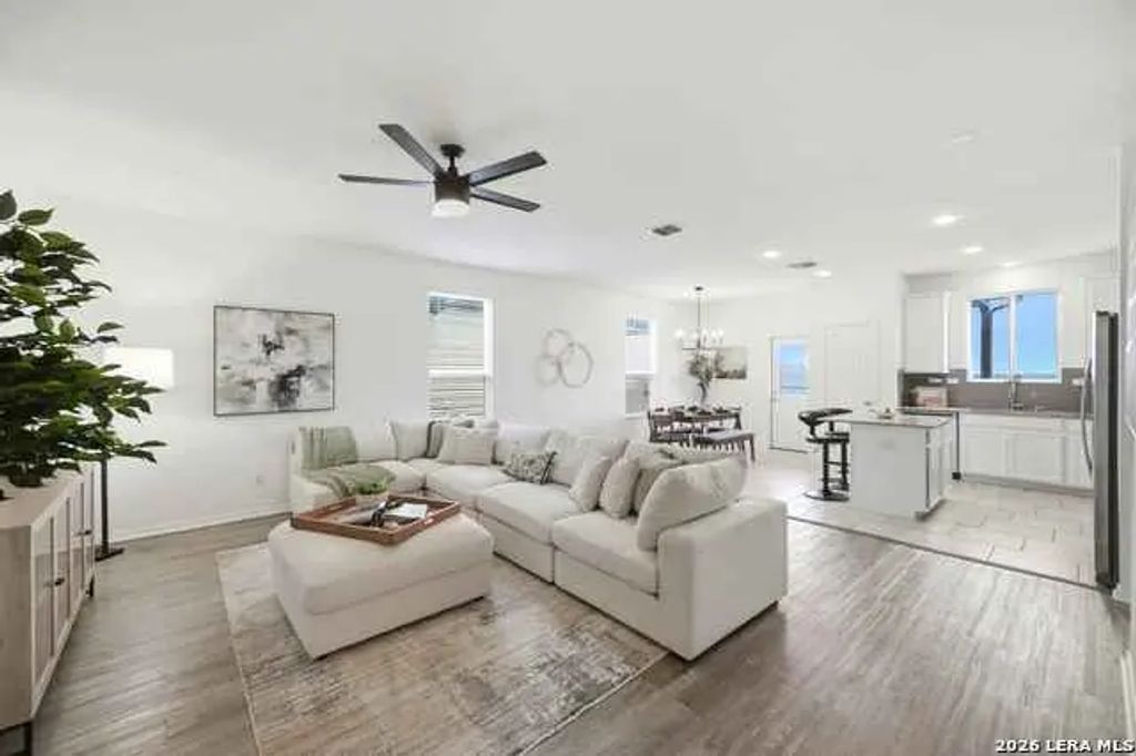 10318 Mcqueeney, San Antonio