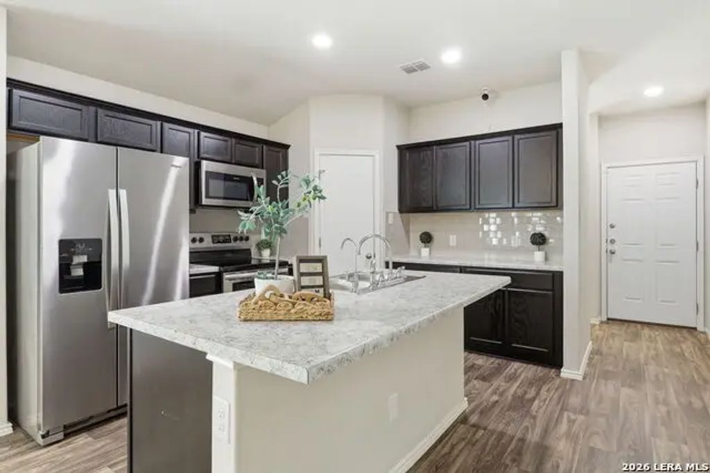 4614 Heathers Cross, St Hedwig