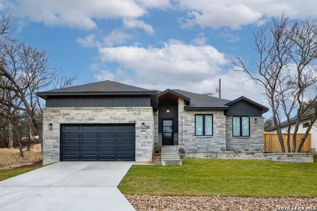 8221 Old Austin Rd, Selma