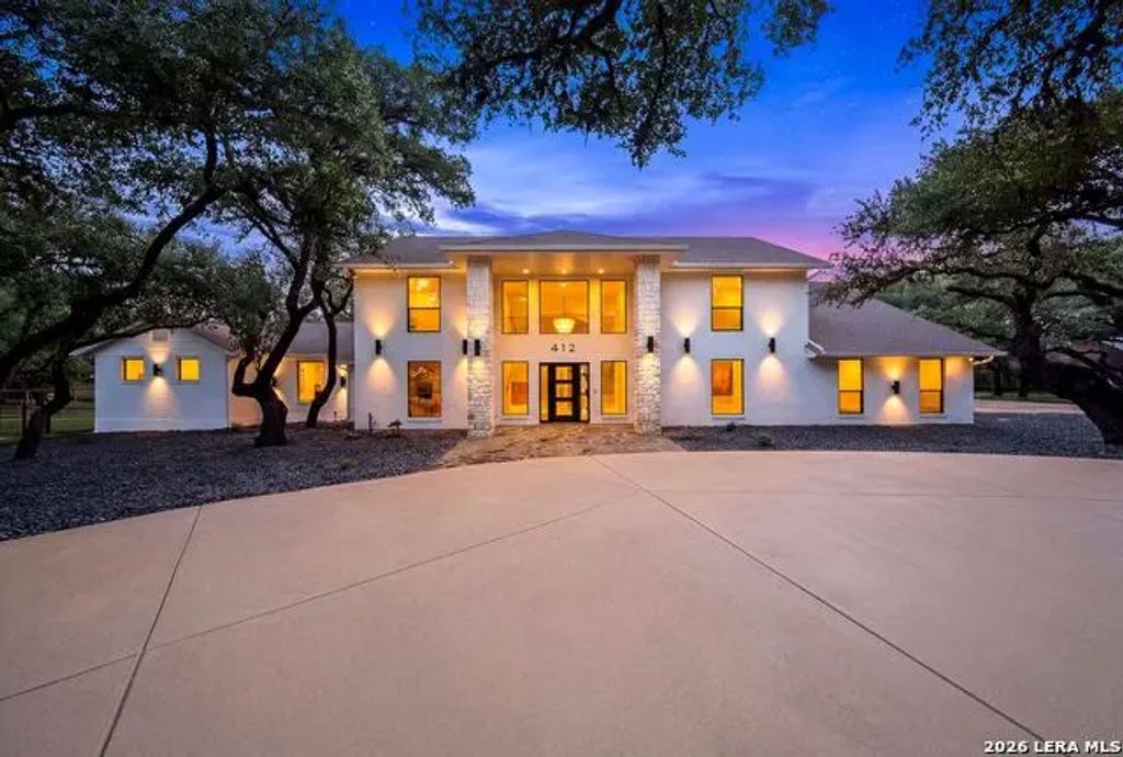 412 Cliffside Dr, Shavano Park
