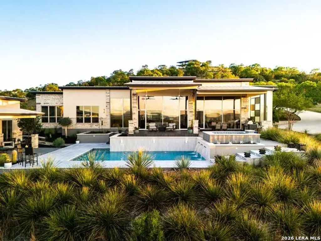 214 Jungfrau Hill Rd, Comfort