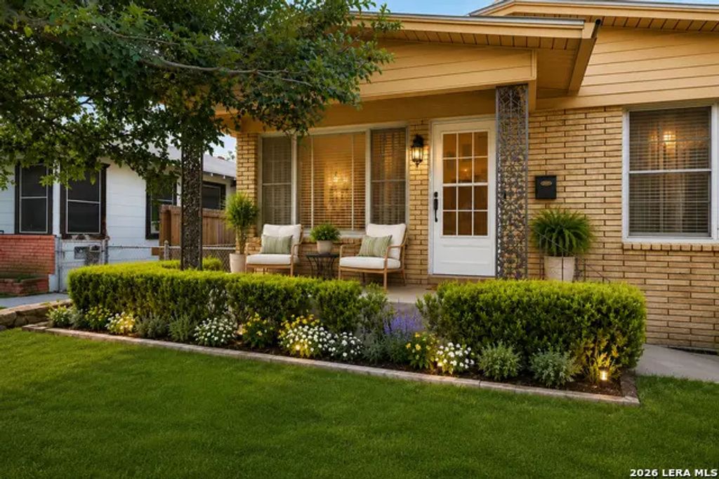 255 Thompson Pl, San Antonio