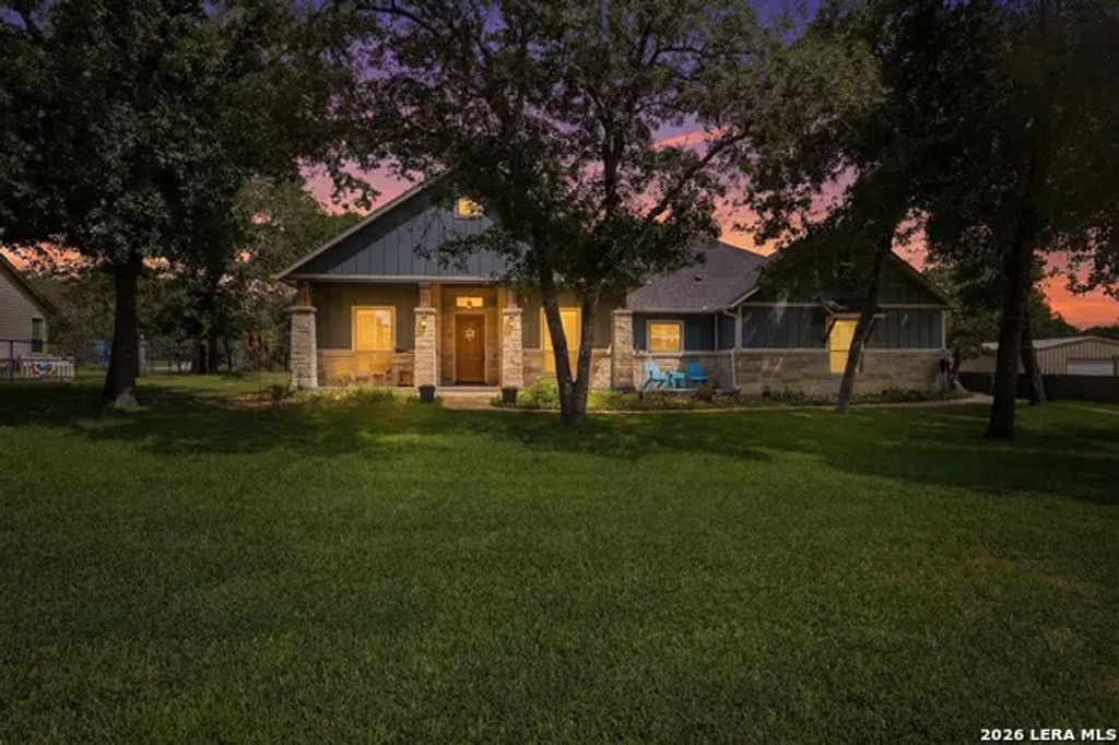 199 Champions Blvd, La Vernia