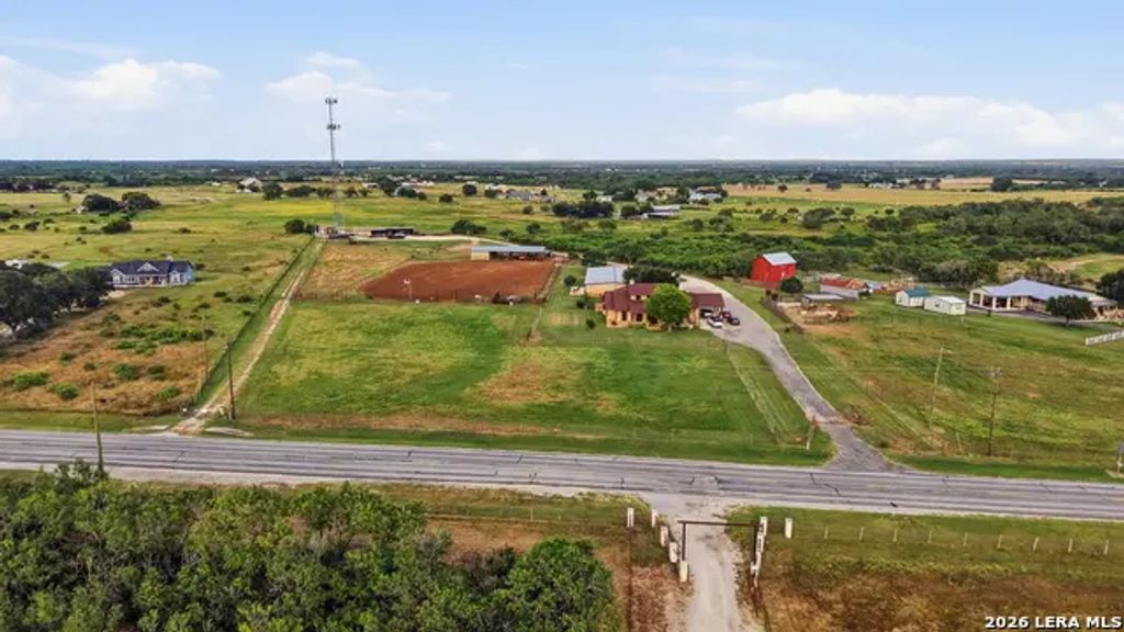 10085 Fm 775, La Vernia