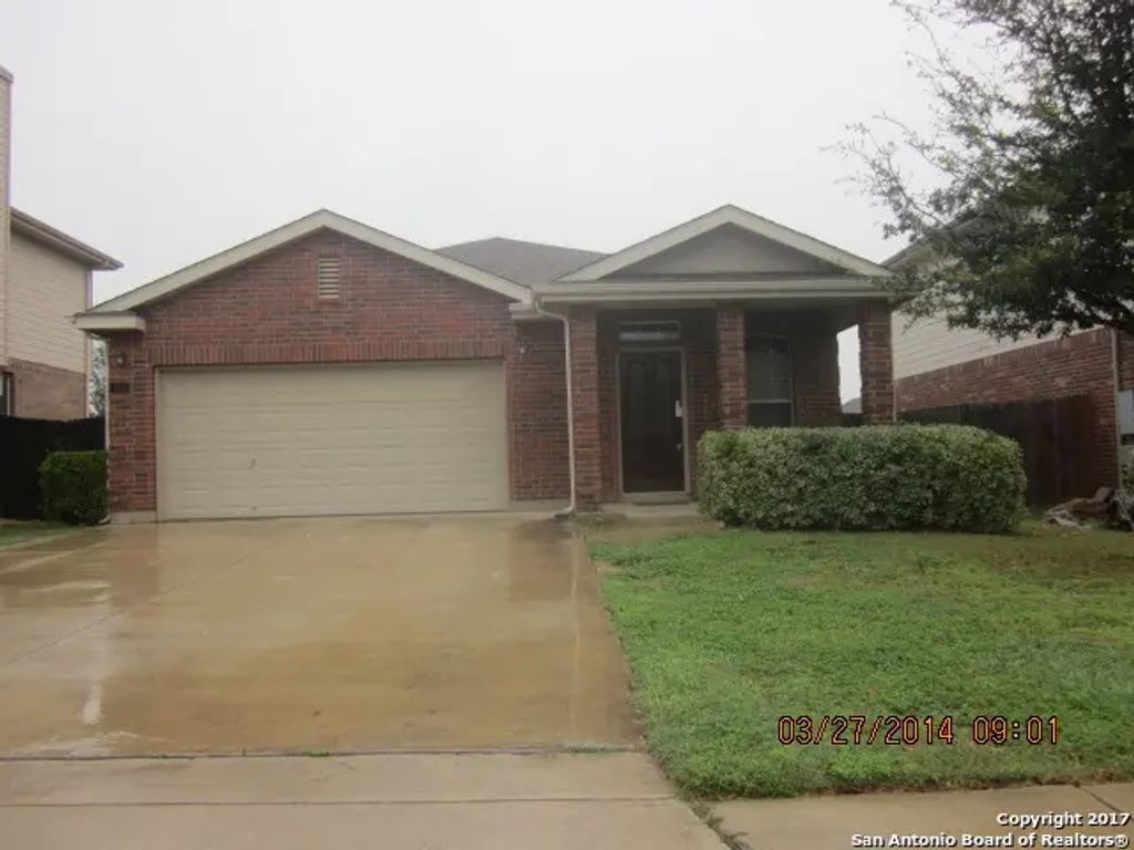 524 Foxford Run Dr, Schertz