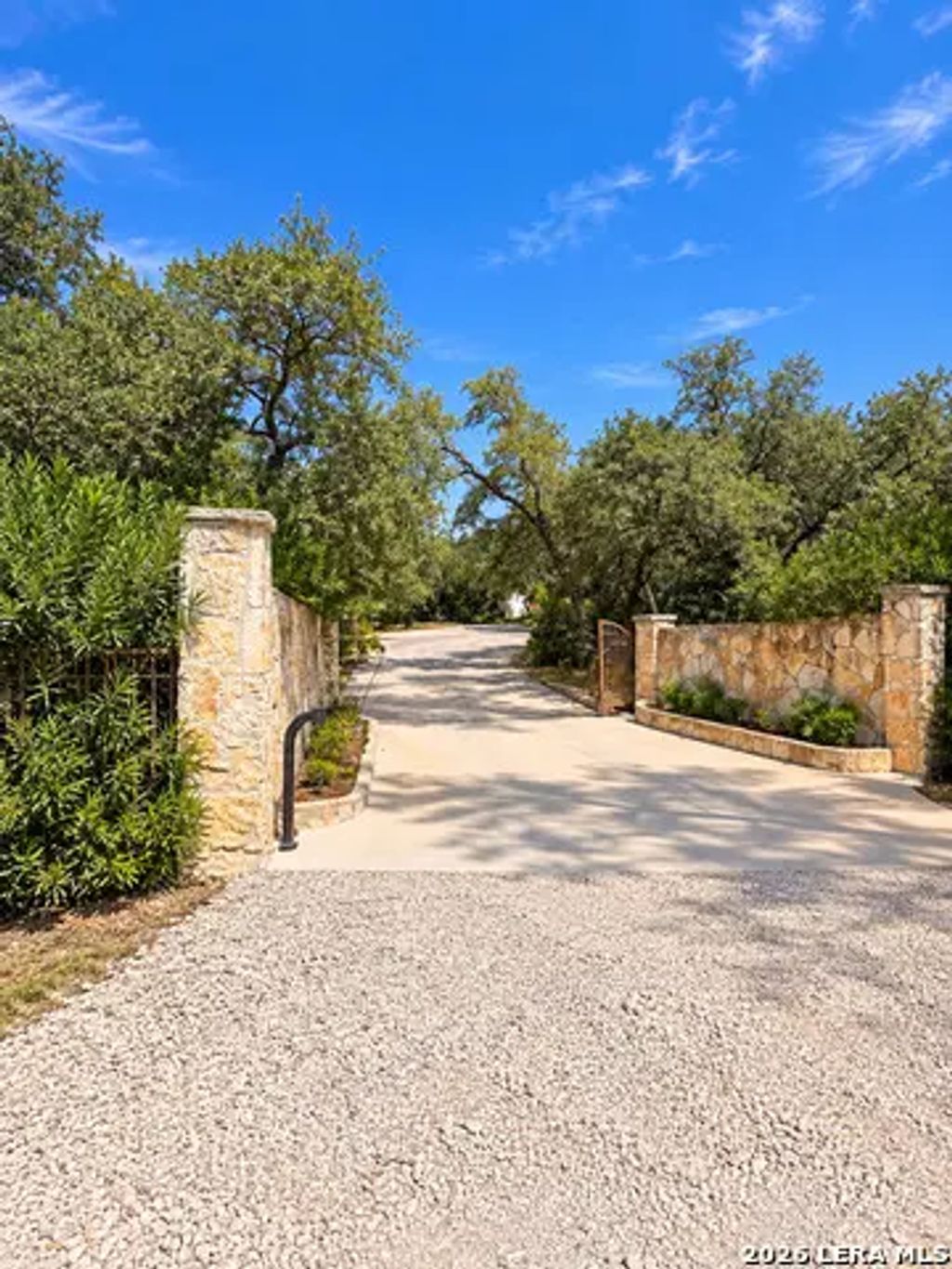 17631 Frank Madla Rd, Helotes