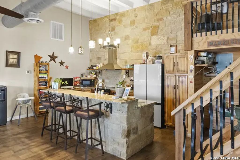 1871 State Highway 132 N, Natalia