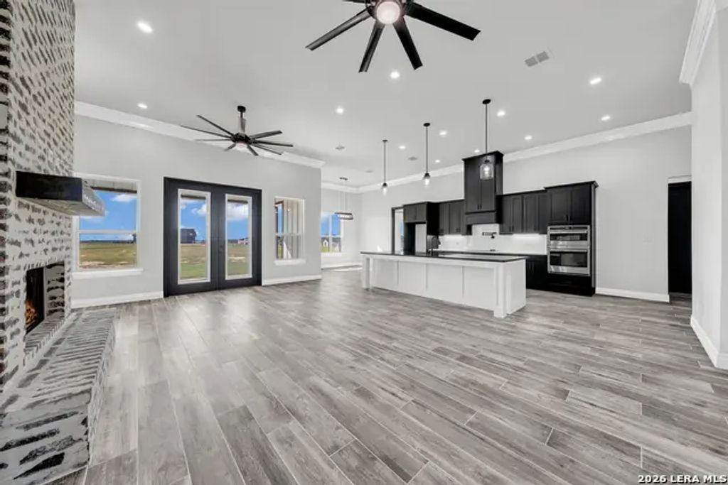 158 Estates Dr, La Vernia