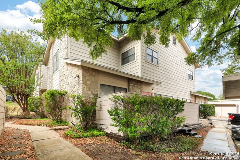 829 W Bitters Rd 103, San Antonio