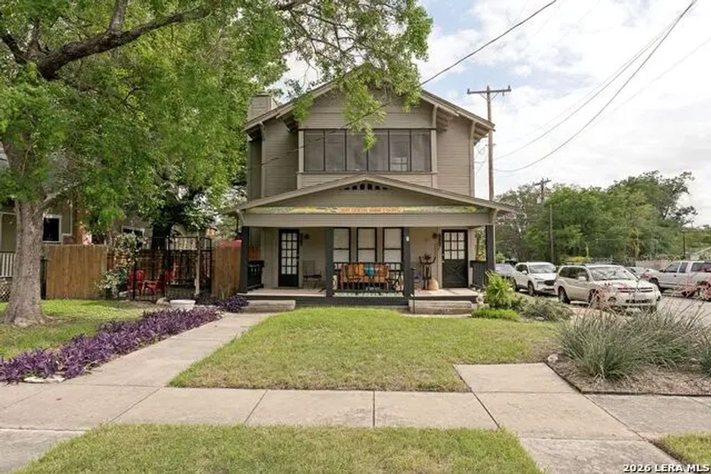 200 Queen Anne Ct 200b, San Antonio