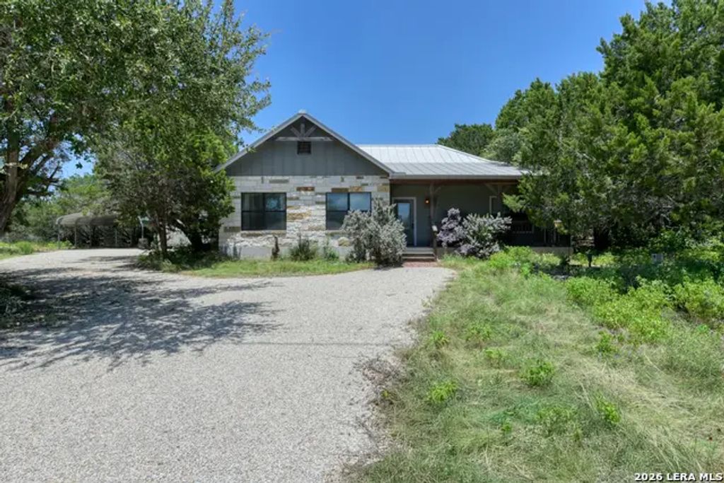 1069 Eagle Flight, Canyon Lake
