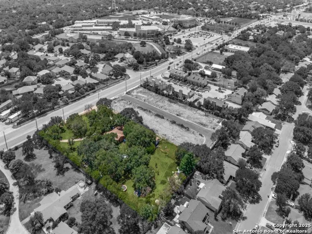 8245 Eckhert Rd, San Antonio