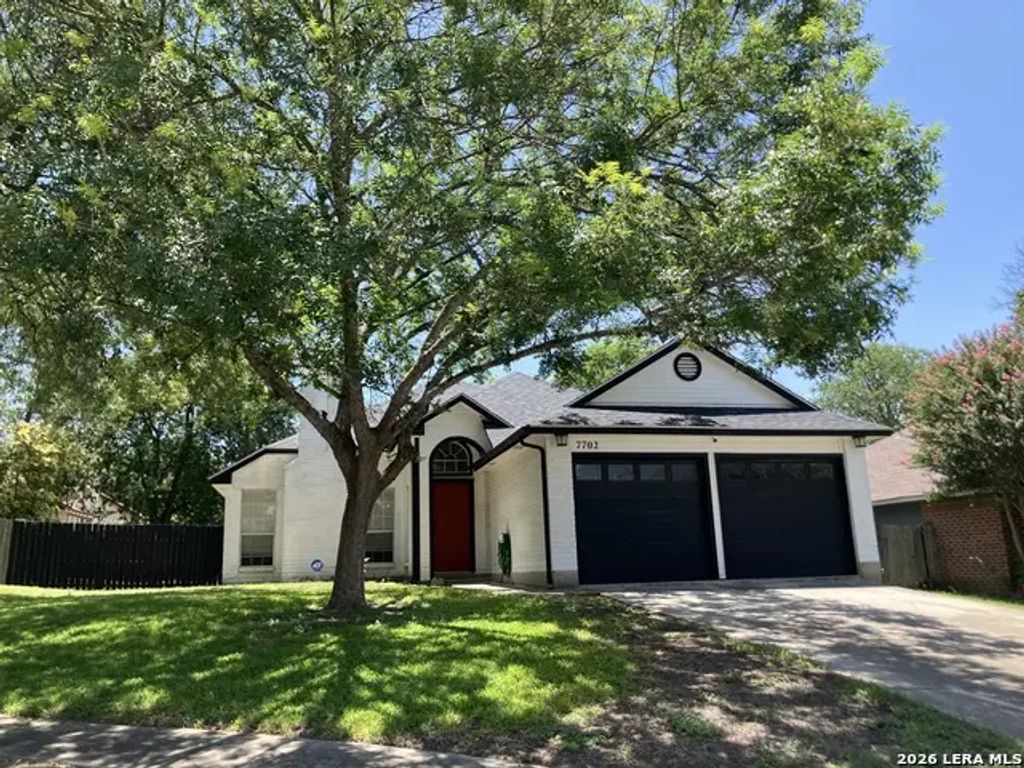 7702 Rohrdanz, Live Oak