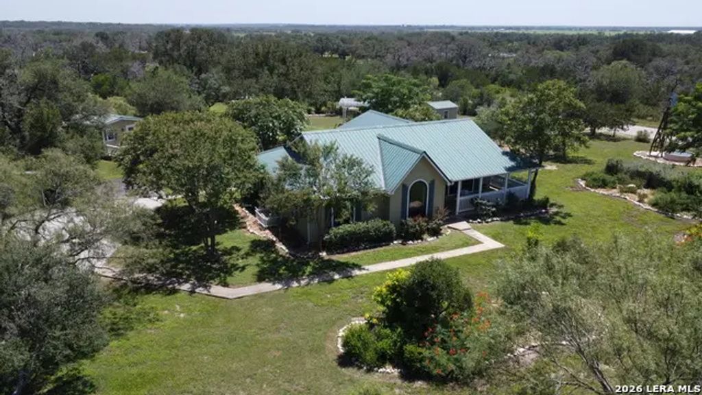 610 County Road 342, Hondo