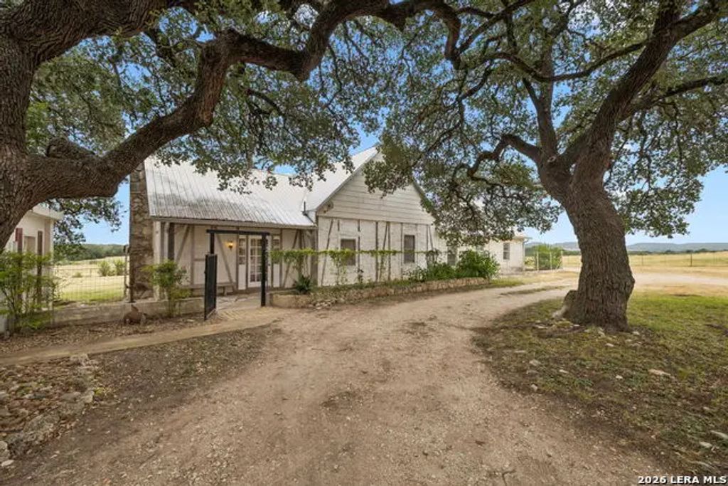 48 Holiday Rd, Comfort