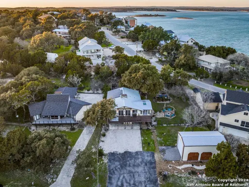 2513 Colleen Dr, Canyon Lake