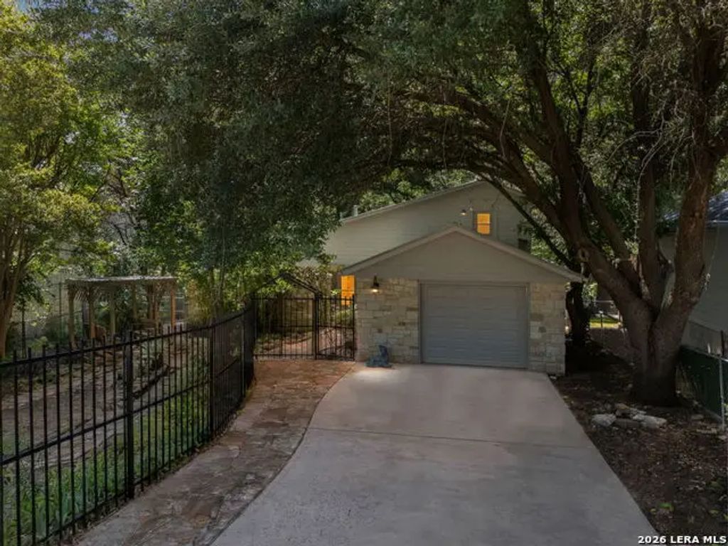 1648 Ponderosa, New Braunfels