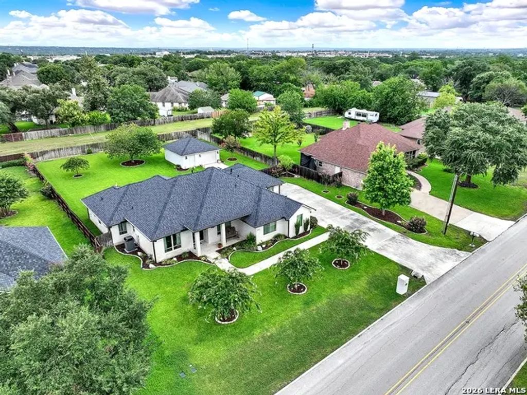 1742 Old Marion Rd, New Braunfels