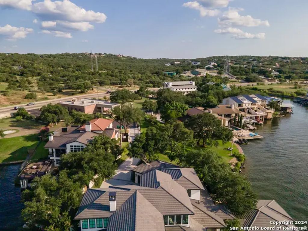 1111 Stampede, Horseshoe Bay