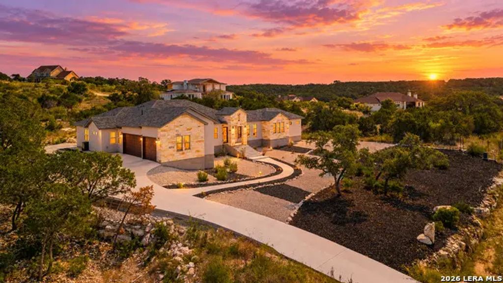 250 Private Road 2775, Mico