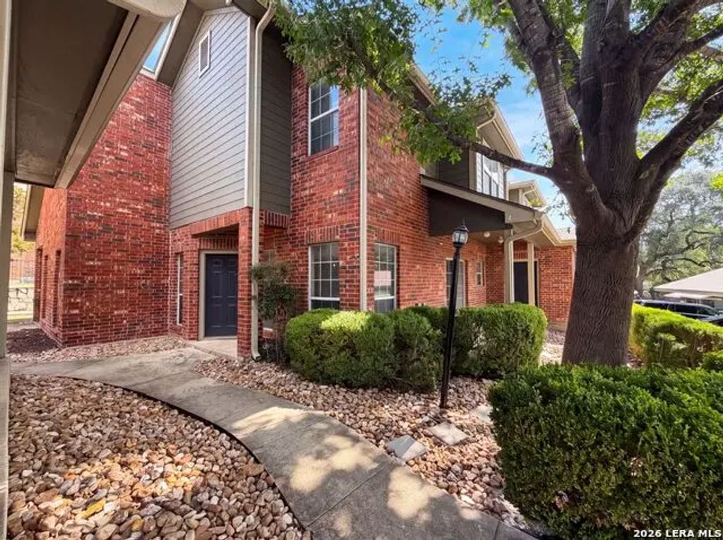 40 Chapel Hill Cir Unit, San Antonio