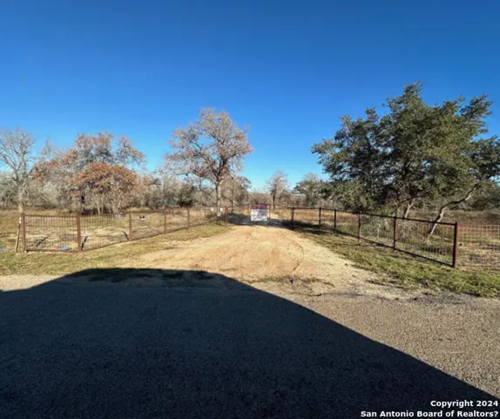 2703 County Road 770, Natalia