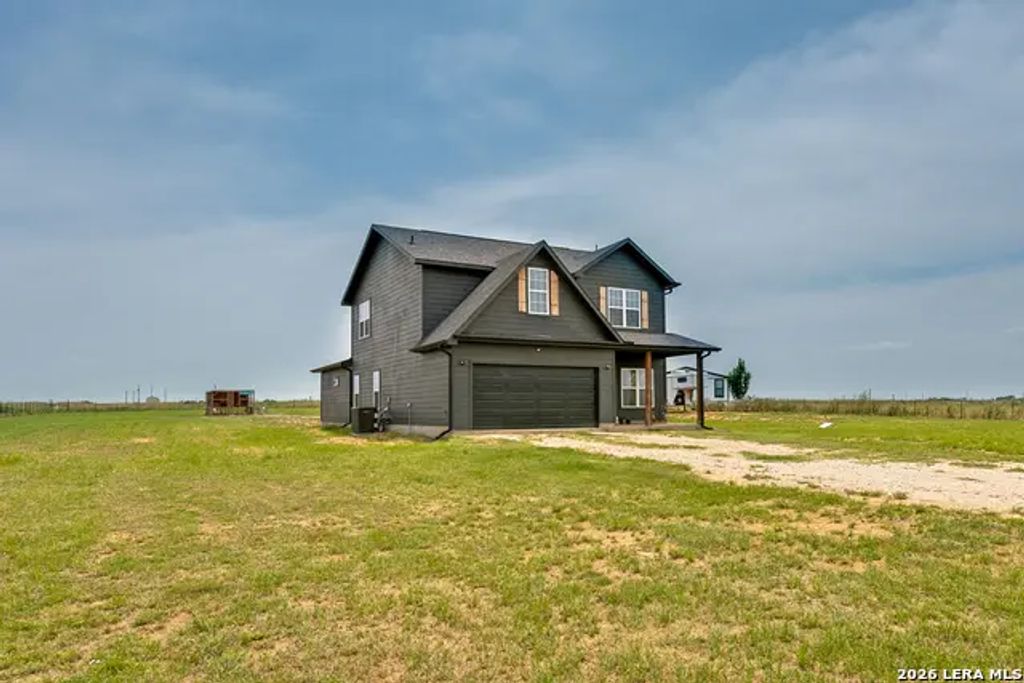 500 County Road 2645, Moore