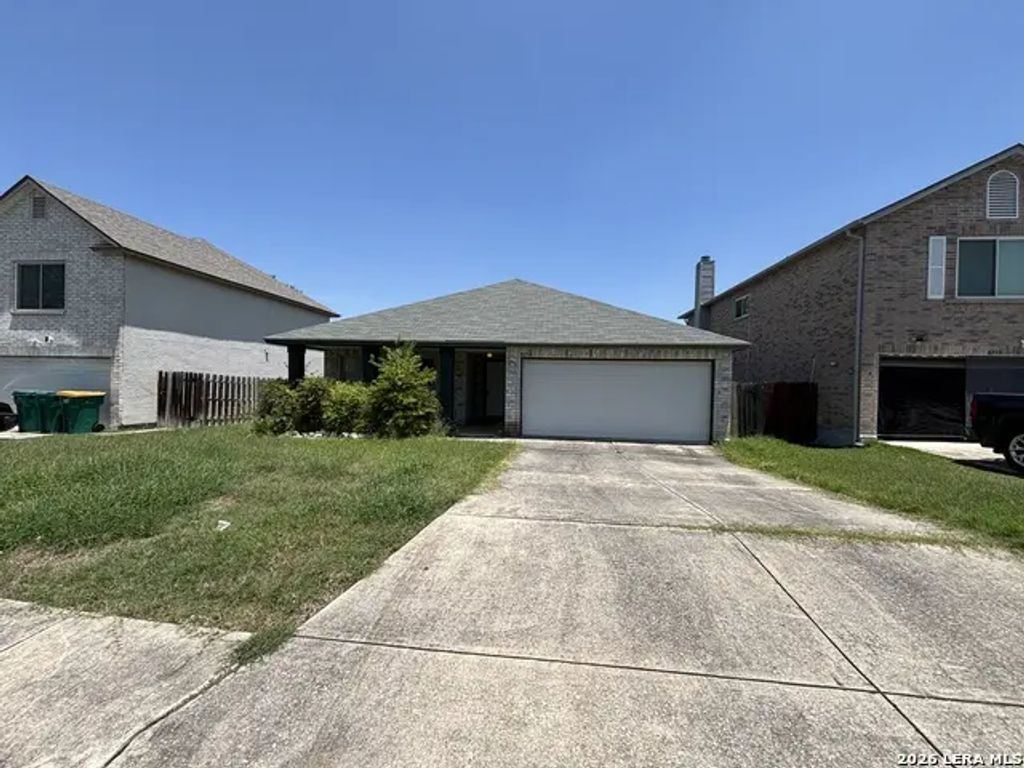 8214 Chestnut Manor Dr, Converse
