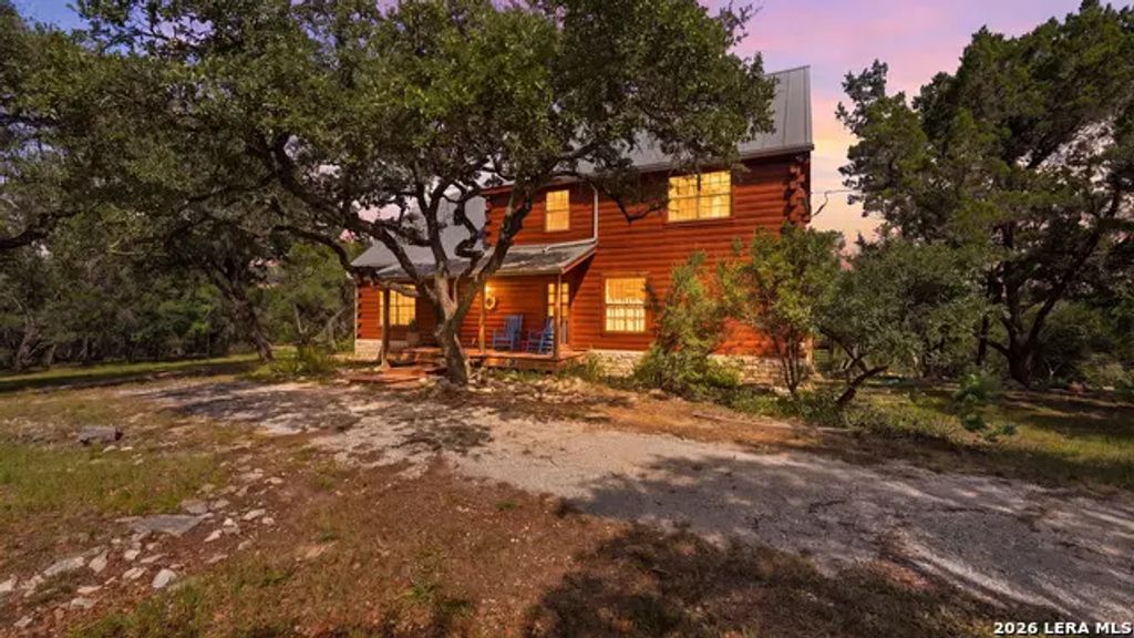 800 Woodcreek Ranch Rd, Wimberley