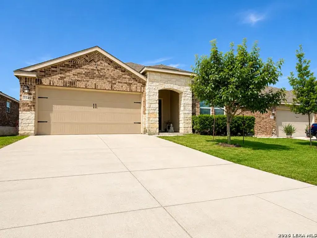 5549 Black Walnut, Bulverde