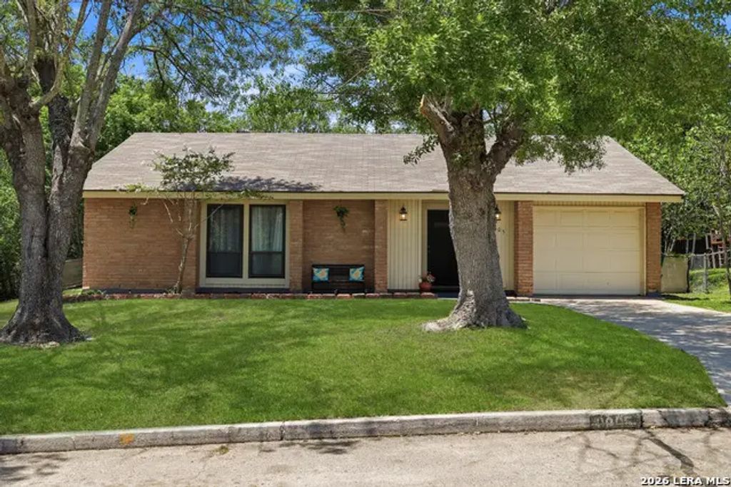 11805 Rainey Meadow, Live Oak
