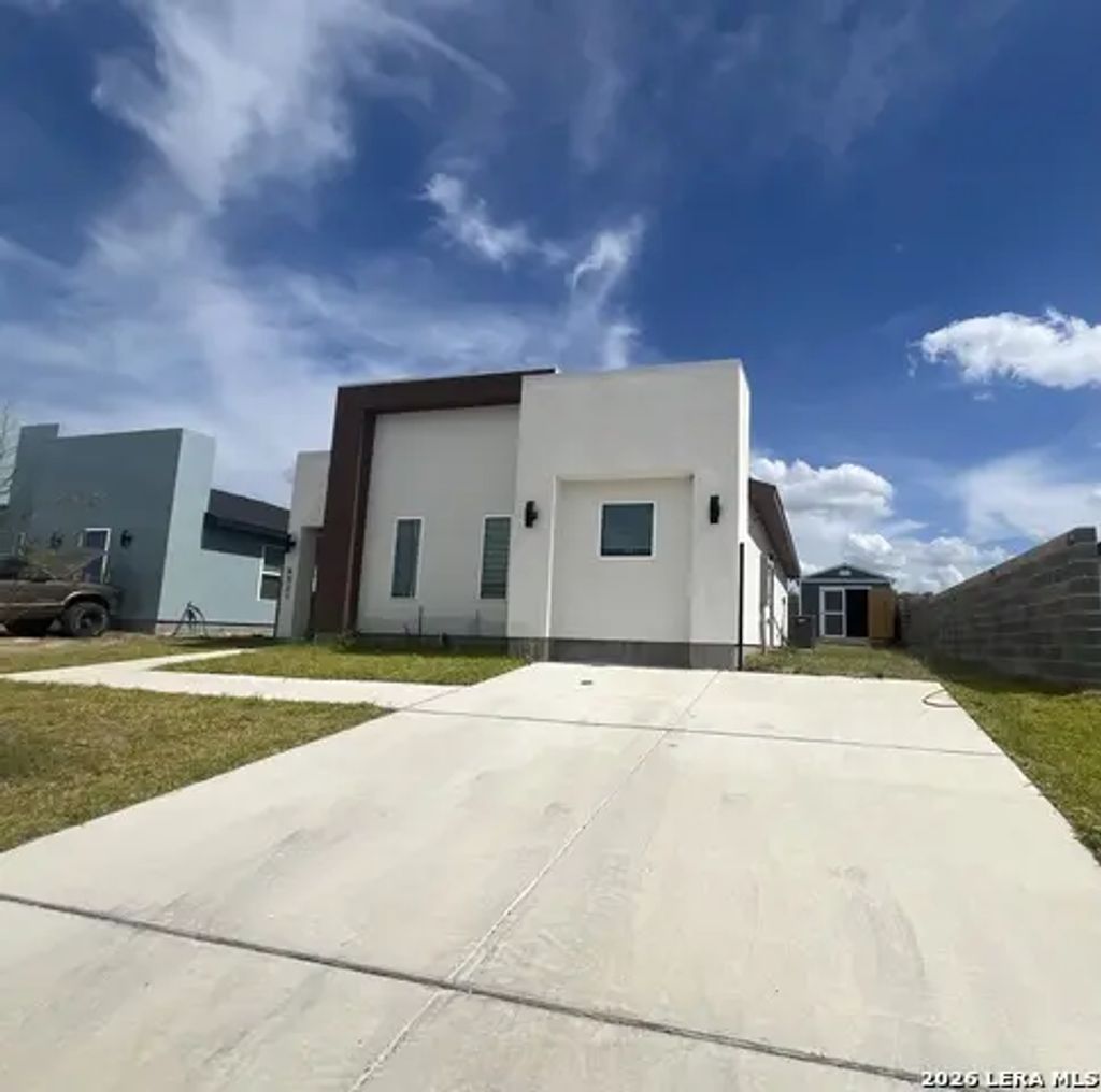 6521 Adenia Lp, Laredo